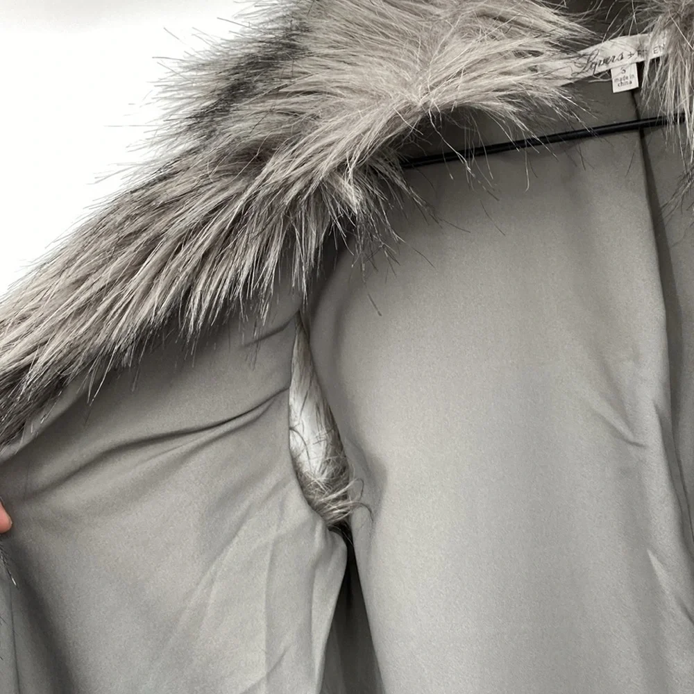 Lovers + Friends Gray Faux Fur Vest Women’s Small Camille Revolve Open‎ Front - Picture 5 of 13